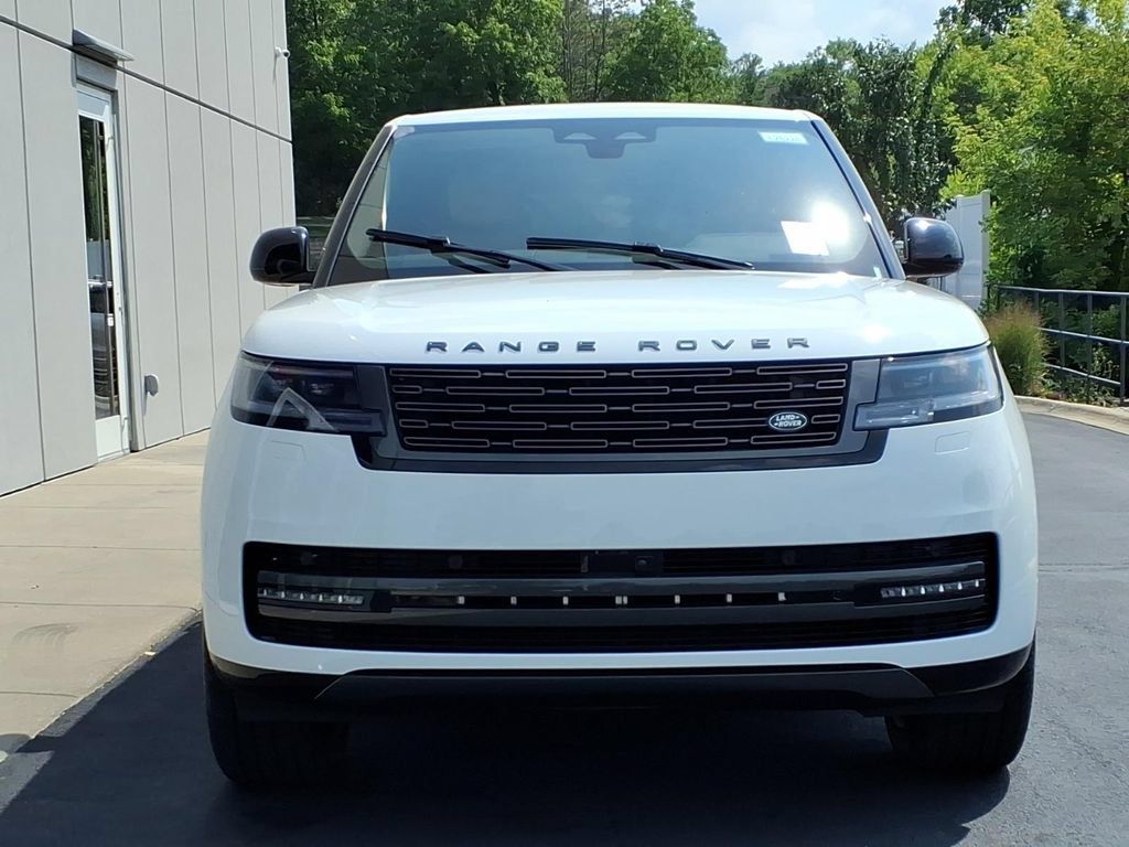 New 2026 Land Rover Range Rover Long Wheelbase SE AWD/4WD image 2