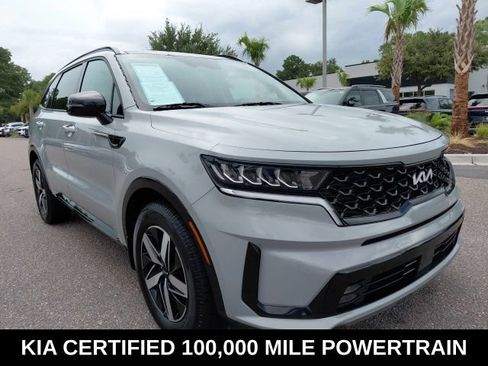Certified 2022 Kia Sorento EX w/ Panoramic Sunroof Package FWD image 3