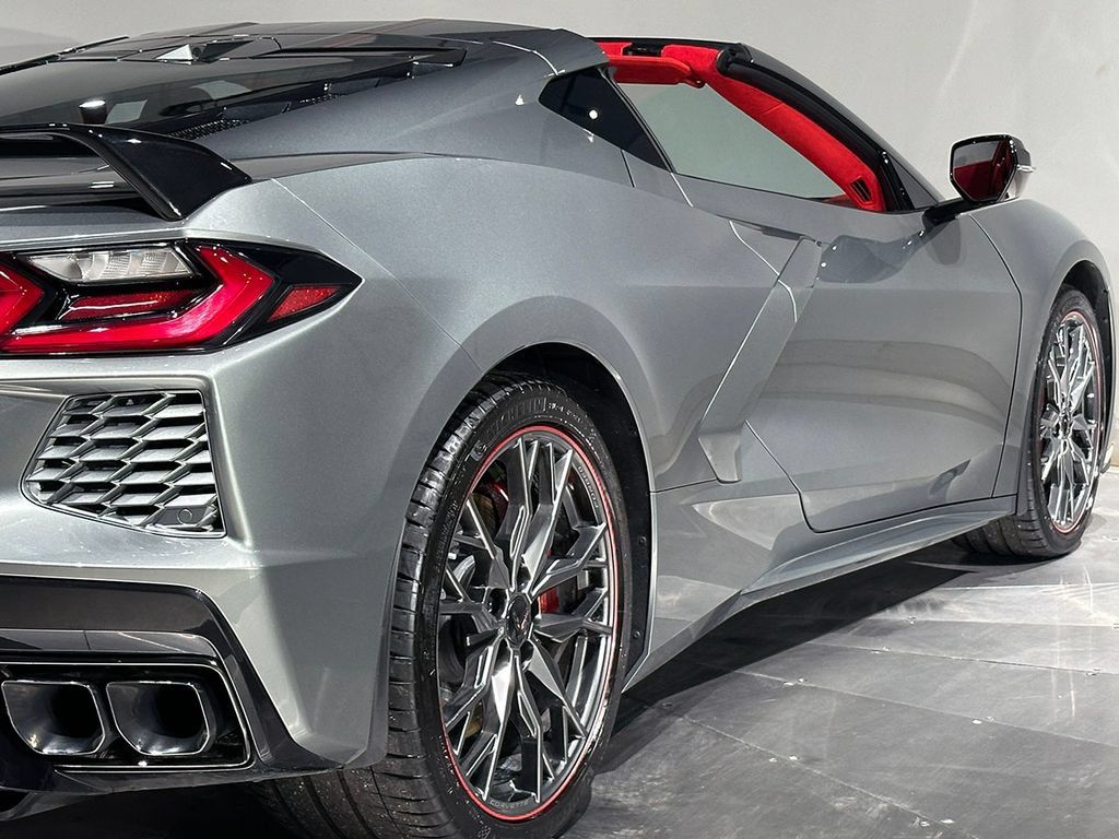 Used 2024 Chevrolet Corvette Stingray Premium Cpe w/ Z51 Performance Package RWD image 31