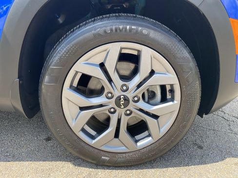 Certified 2024 Kia Seltos LX AWD/4WD image 9