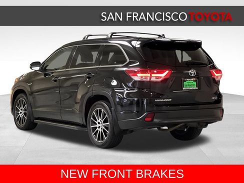 Used 2018 Toyota Highlander SE image 3
