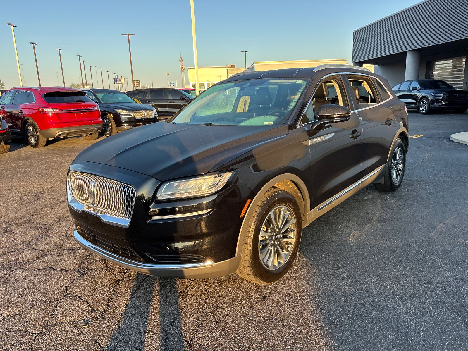 Certified 2023 Lincoln Nautilus FWD image 3