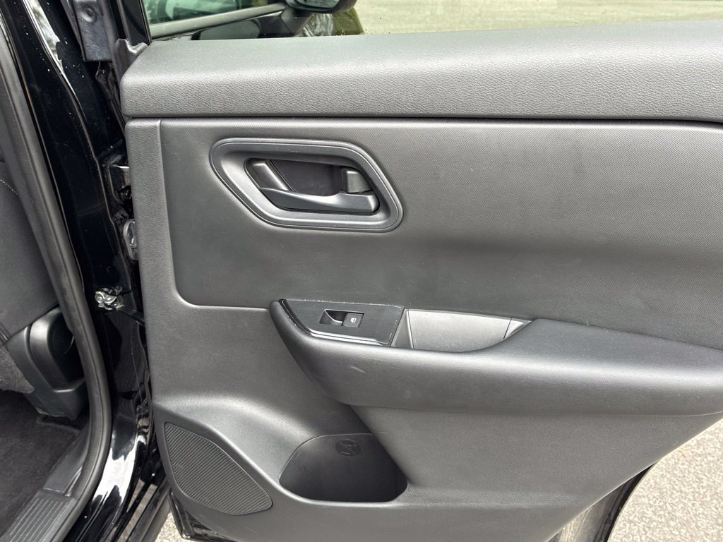Used 2024 Nissan Rogue S AWD/4WD image 51