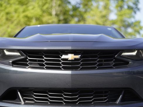 Used 2021 Chevrolet Camaro LT image 29