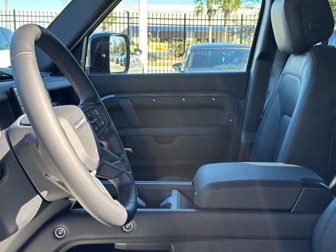 Certified 2025 Land Rover Defender 110 S image 21