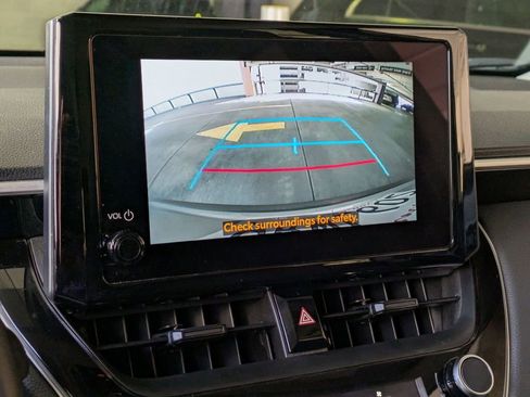 Used 2025 Toyota Corolla Cross LE image 16