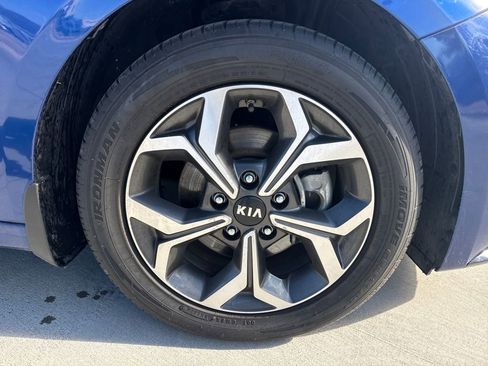 Used 2020 Kia Forte LXS image 11