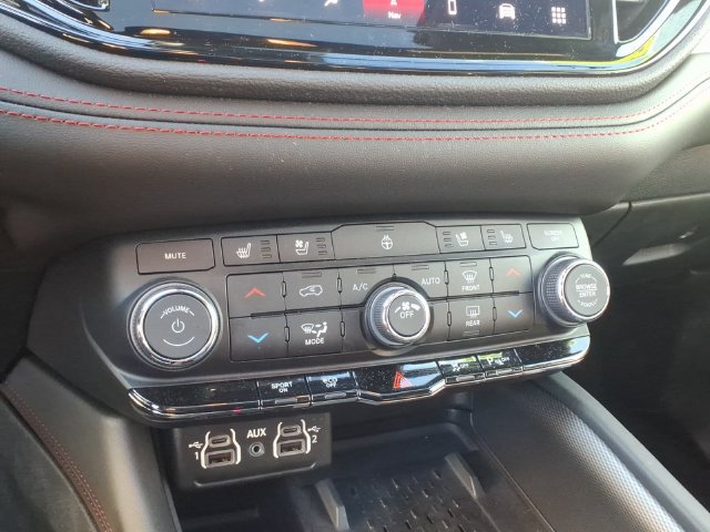 Certified 2025 Dodge Durango R/T AWD/4WD image 17