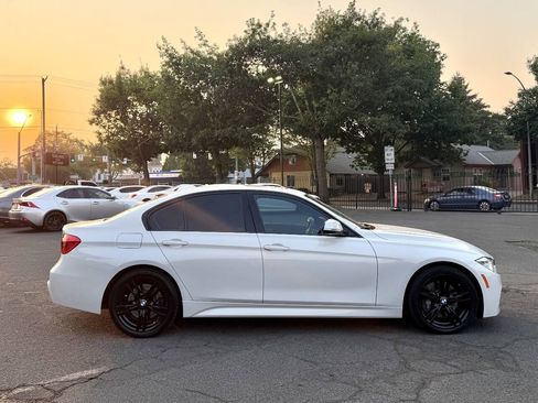 Used 2018 BMW 330i Sedan w/ M Sport Package RWD image 5