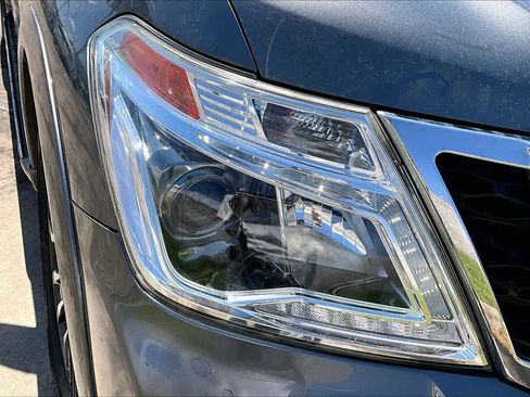 Used 2020 Nissan Armada SL image 27