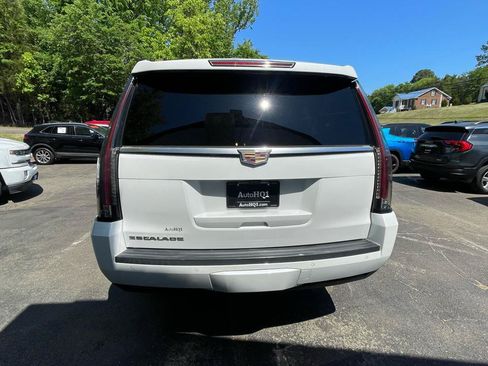 Used 2020 Cadillac Escalade ESV Luxury AWD/4WD image 7