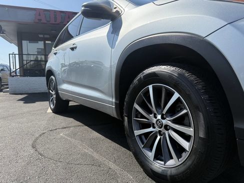 Used 2018 Toyota Highlander XLE image 31