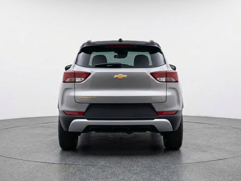 Used 2025 Chevrolet TrailBlazer LT AWD/4WD image 7
