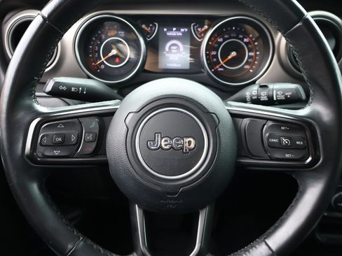 Used 2018 Jeep Wrangler Unlimited Sport S AWD/4WD image 9