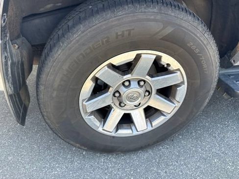 Used 2015 Toyota 4Runner Trail AWD/4WD image 7