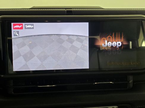 Used 2025 Jeep Gladiator Mojave image 46