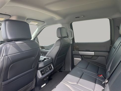 New 2025 Ford F250 Lariat w/ FX4 Off-Road Package image 15