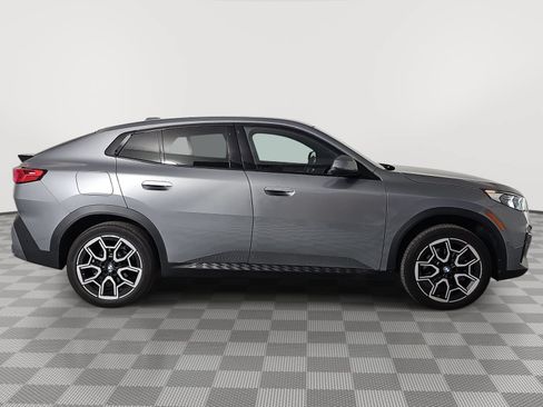 Used 2026 BMW X2 xDrive28i AWD/4WD image 9