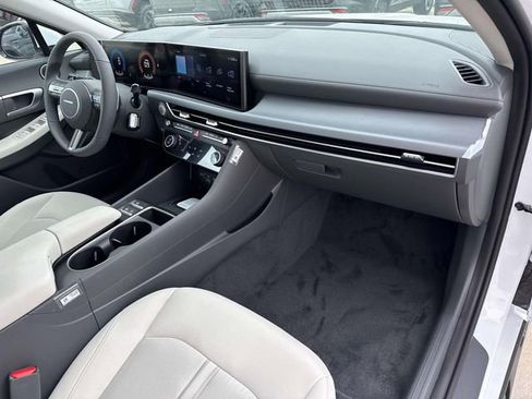 New 2026 Hyundai Sonata SEL FWD image 17