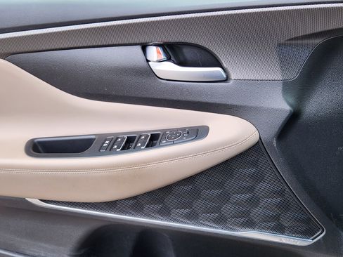 Used 2019 Hyundai Santa Fe Limited image 7