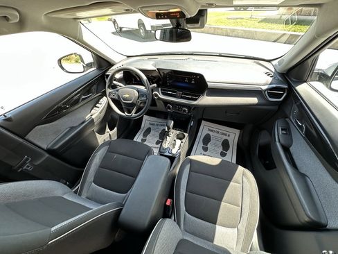 Used 2025 Chevrolet TrailBlazer LT image 9