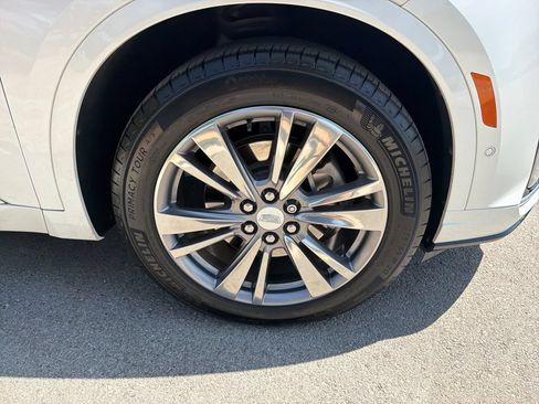 Used 2020 Cadillac XT6 Premium Luxury w/ Platinum Package AWD/4WD image 15