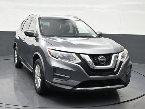 Used 2020 Nissan Rogue S w/ Special Edition Package FWD image 8