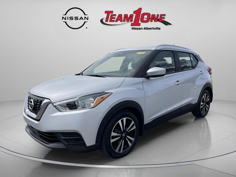 Used 2020 Nissan Kicks SV FWD image 4