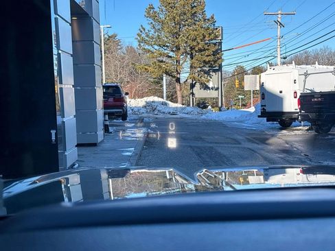 Used 2024 GMC Yukon Denali w/ Denali Reserve Package image 33