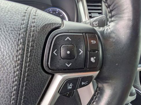 Used 2018 Toyota Highlander XLE AWD/4WD image 21