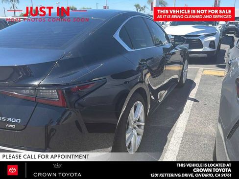Used 2022 Lexus IS 300 AWD image 5