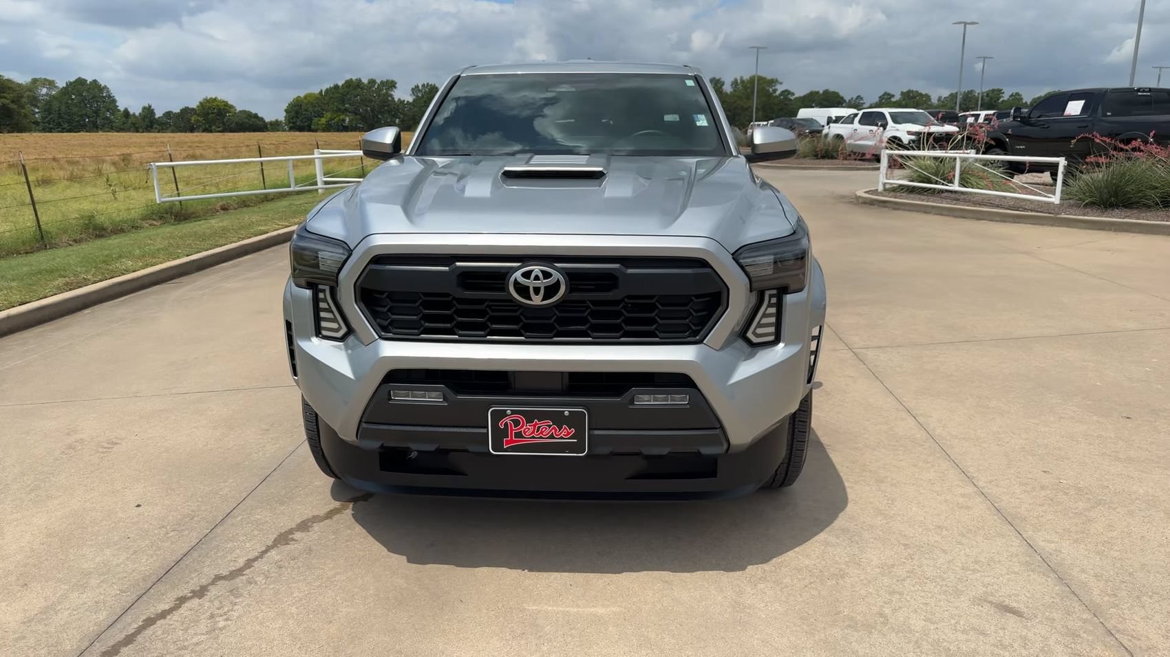 Used 2024 Toyota Tacoma TRD Sport AWD/4WD image 4