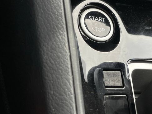 Used 2024 Nissan Versa SR FWD image 16