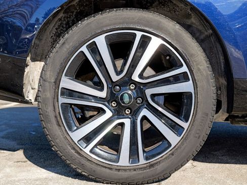 Used 2023 Land Rover Range Rover SE image 11