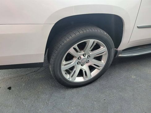 Used 2016 Cadillac Escalade ESV Premium AWD/4WD image 12