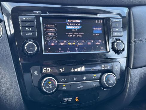 Used 2018 Nissan Rogue SL image 29