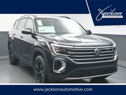 New 2026 Volkswagen Atlas SE FWD image 1