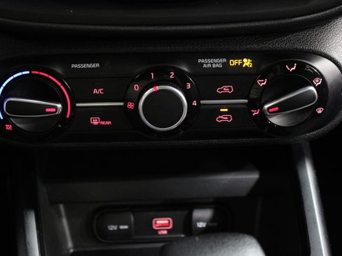 Used 2020 Kia Soul S FWD image 15