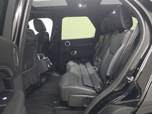 Used 2023 Land Rover Discovery S R-Dynamic AWD/4WD image 9