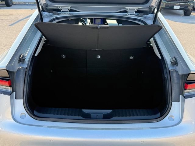 Used 2023 Toyota Prius LE FWD image 4