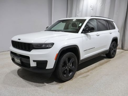 Used 2023 Jeep Grand Cherokee L Altitude image 5