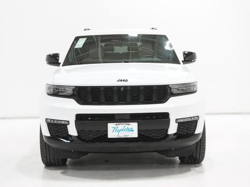 Used 2023 Jeep Grand Cherokee L Limited w/ Luxury Tech Group II image 3