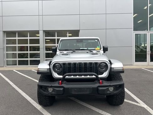 Used 2024 Jeep Gladiator Rubicon image 8