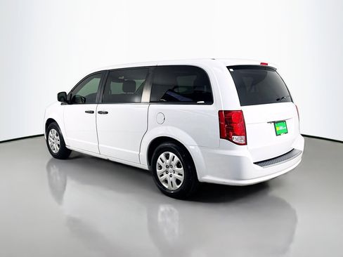 Used 2019 Dodge Grand Caravan SE image 7