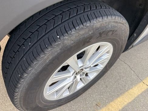 Used 2024 Toyota Grand Highlander XLE image 10