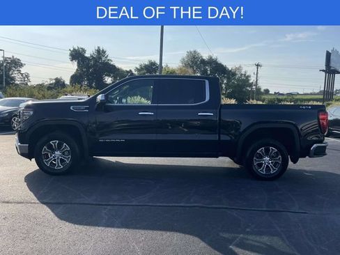 Used 2025 GMC Sierra 1500 SLT AWD/4WD image 4