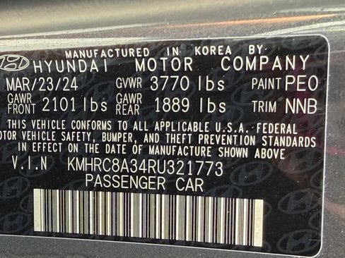 Used 2024 Hyundai Venue Limited FWD image 39