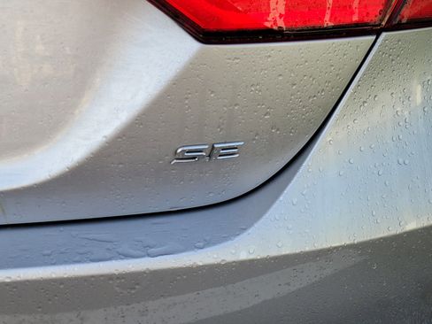 Used 2022 Toyota Camry SE image 15