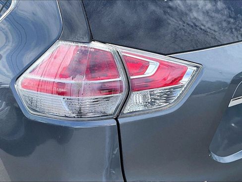 Used 2015 Nissan Rogue SV AWD/4WD image 23