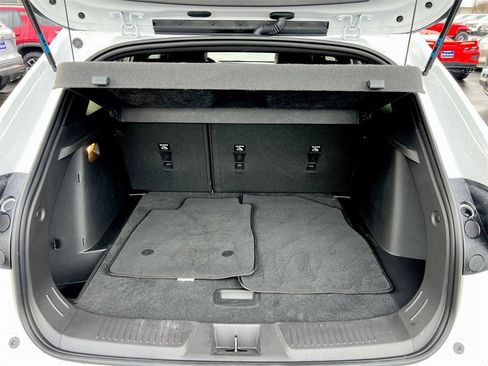 Certified 2025 Chevrolet Trax RS w/ Driver Confidence Package image 21